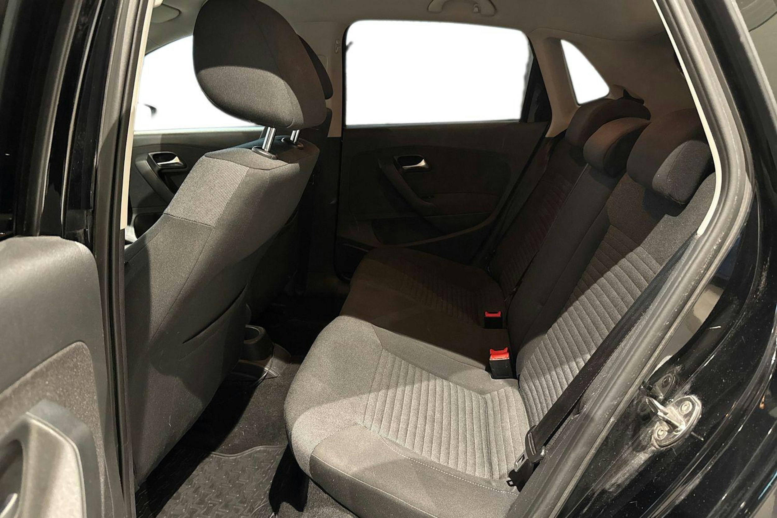 musta Volkswagen Polo 2012 kuva 10.