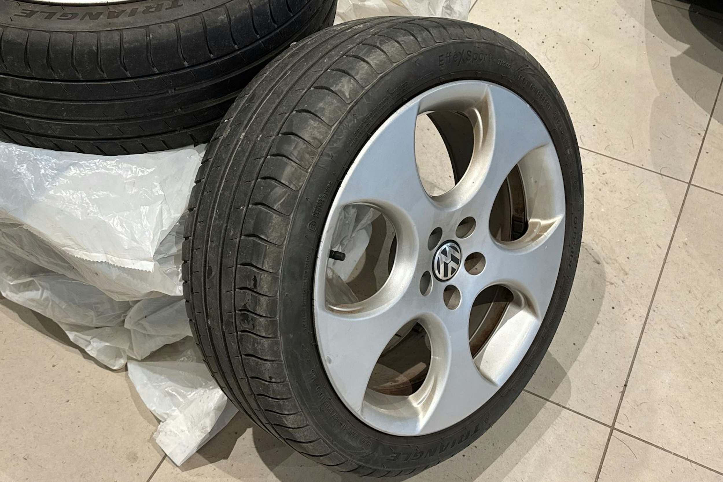 musta Volkswagen Polo 2012 kuva 14.