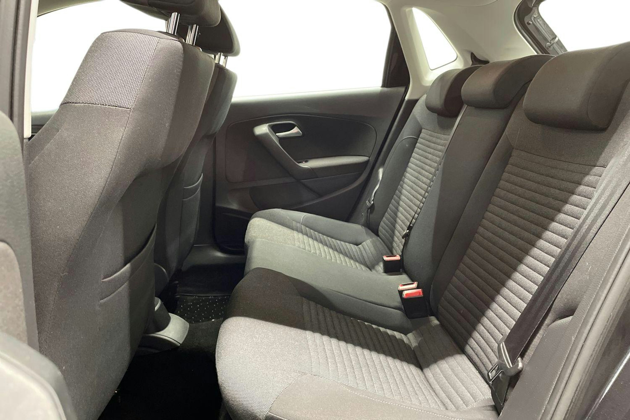 musta Volkswagen Polo 2012 kuva 10.