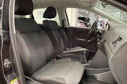 musta Volkswagen Polo 2012 kuva 21.