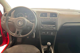 punainen Volkswagen Polo 2012 kuva 7.