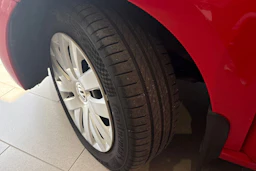 punainen Volkswagen Polo 2012 kuva 10.