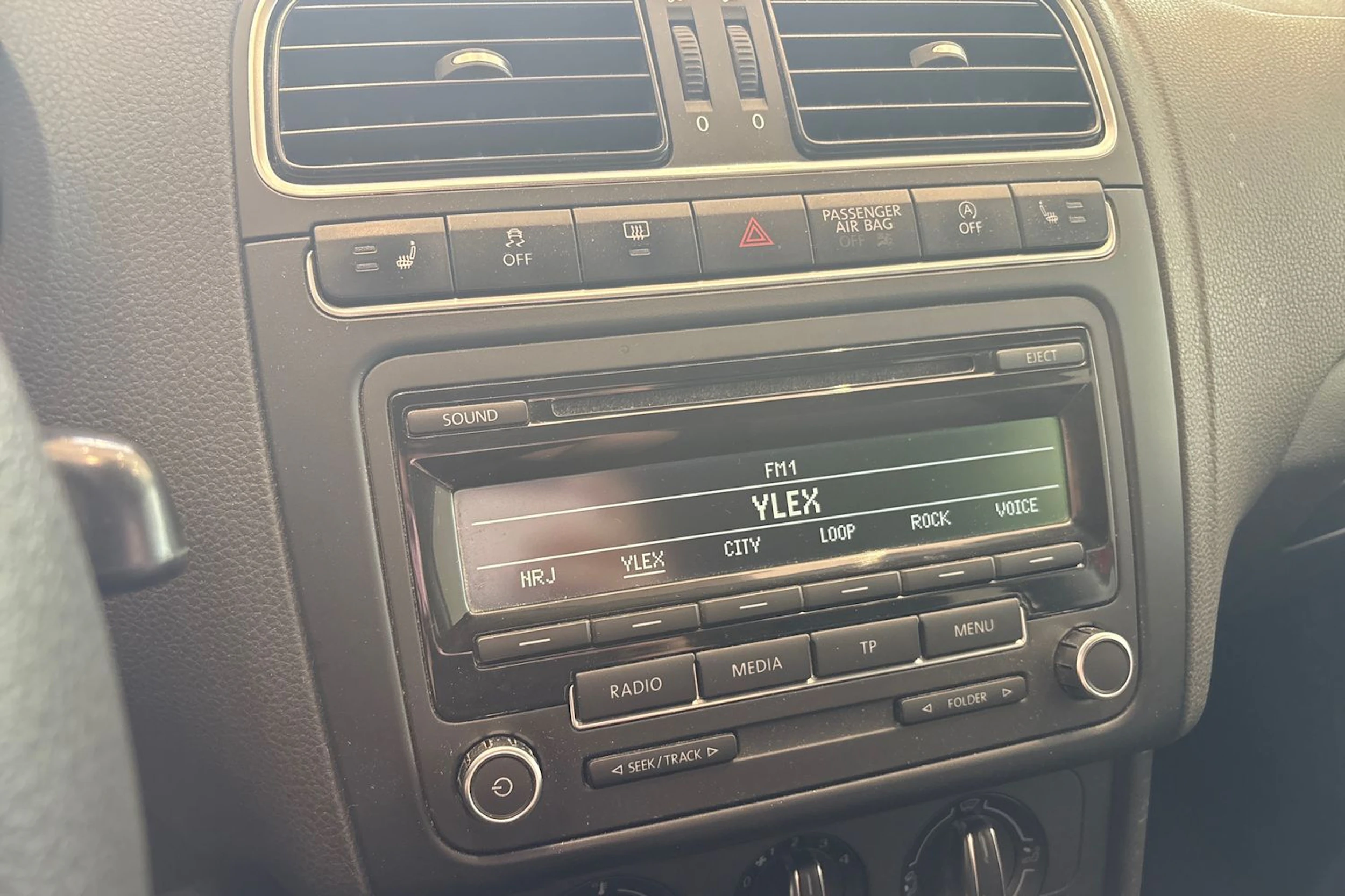 punainen Volkswagen Polo 2012 kuva 12.
