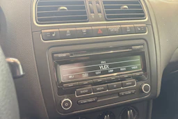 punainen Volkswagen Polo 2012 kuva 12.