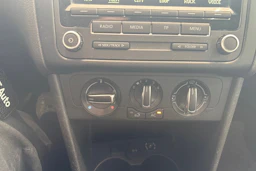 punainen Volkswagen Polo 2012 kuva 13.