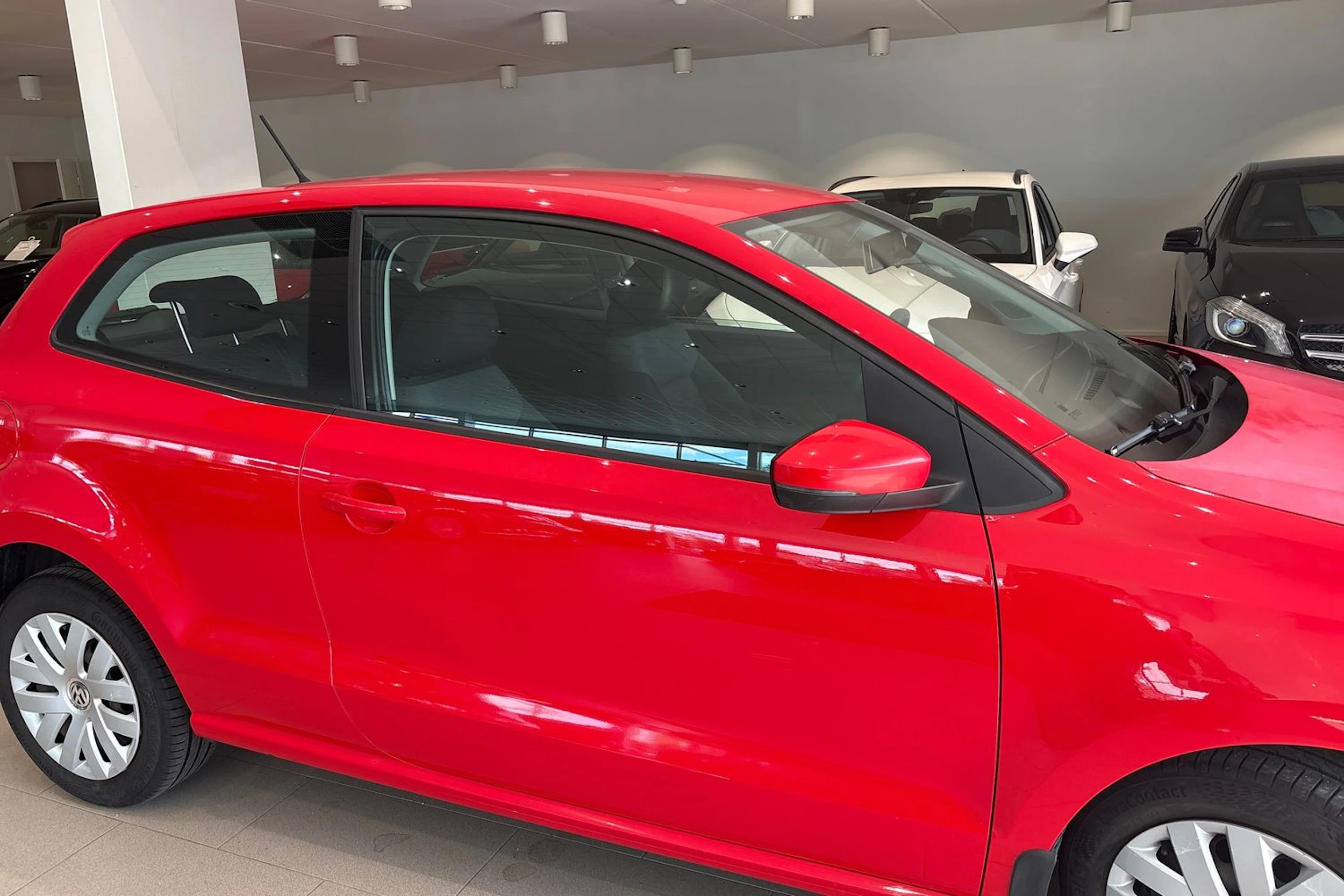 punainen Volkswagen Polo 2012 kuva 15.