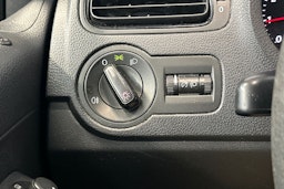 sininen Volkswagen Polo 2012 kuva 13.
