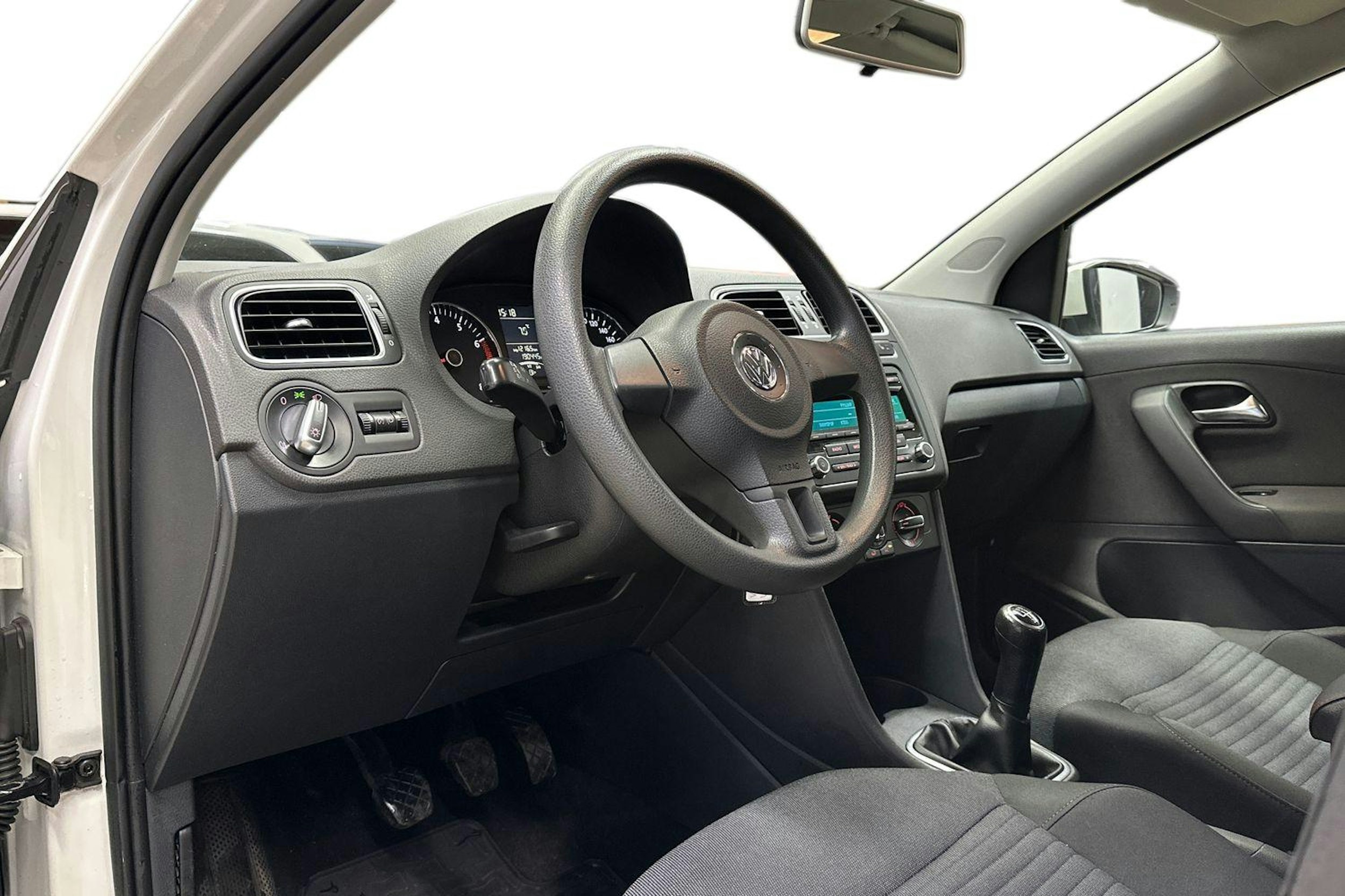 valkoinen Volkswagen Polo 2012 kuva 7.