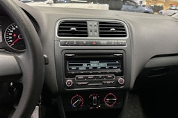 valkoinen Volkswagen Polo 2012 kuva 17.