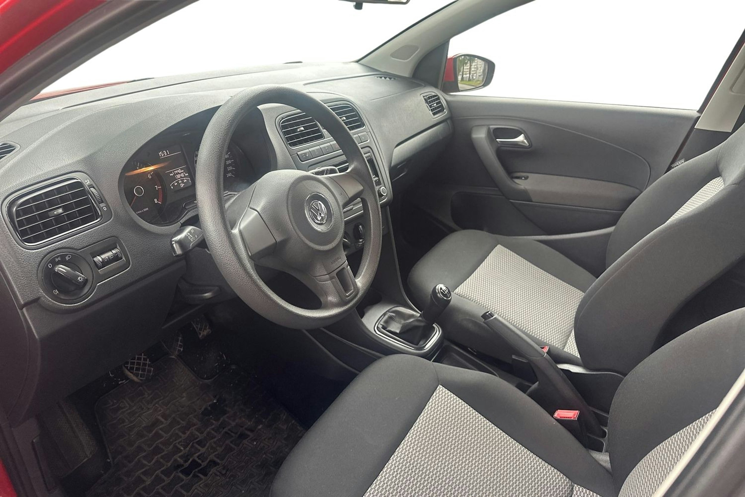 Punainen Volkswagen POLO 2012 kuva 3.