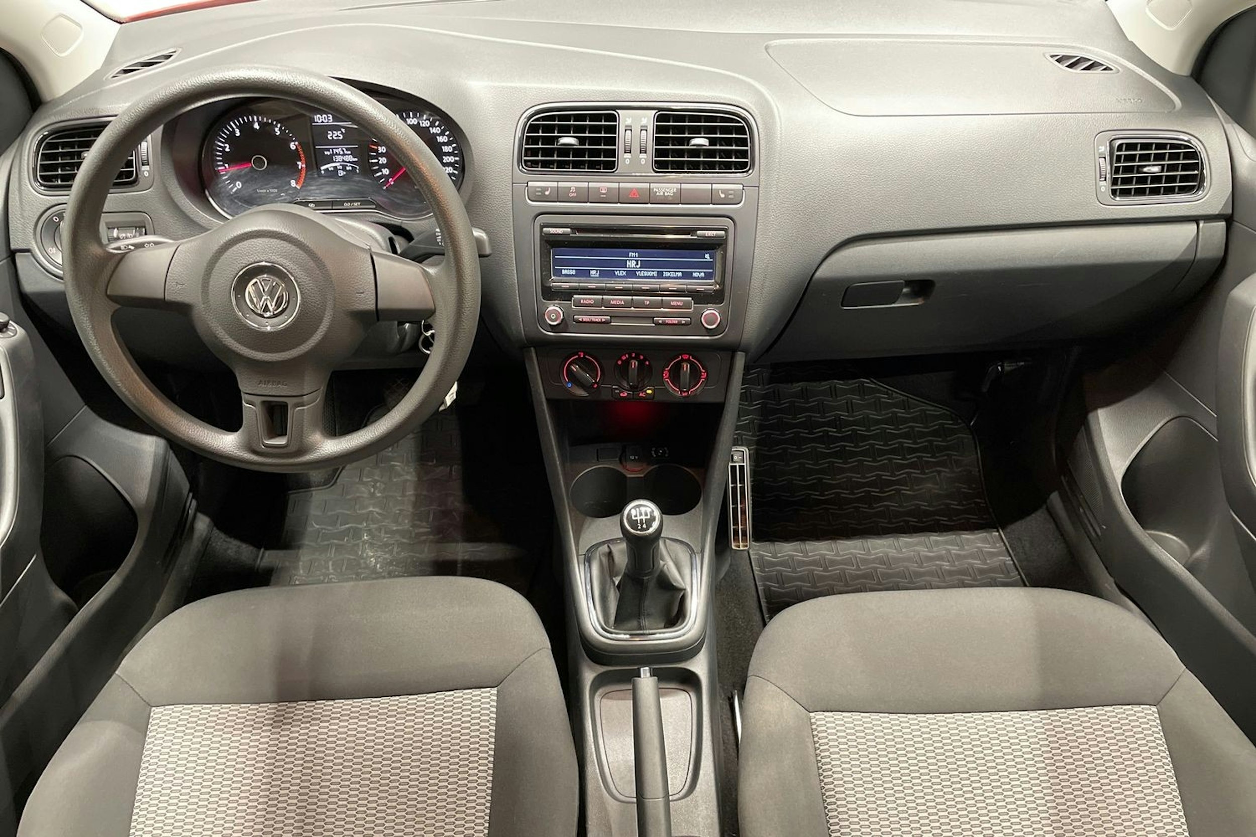 Punainen Volkswagen POLO 2012 kuva 9.