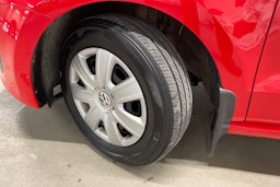 Punainen Volkswagen POLO 2012 kuva 13.