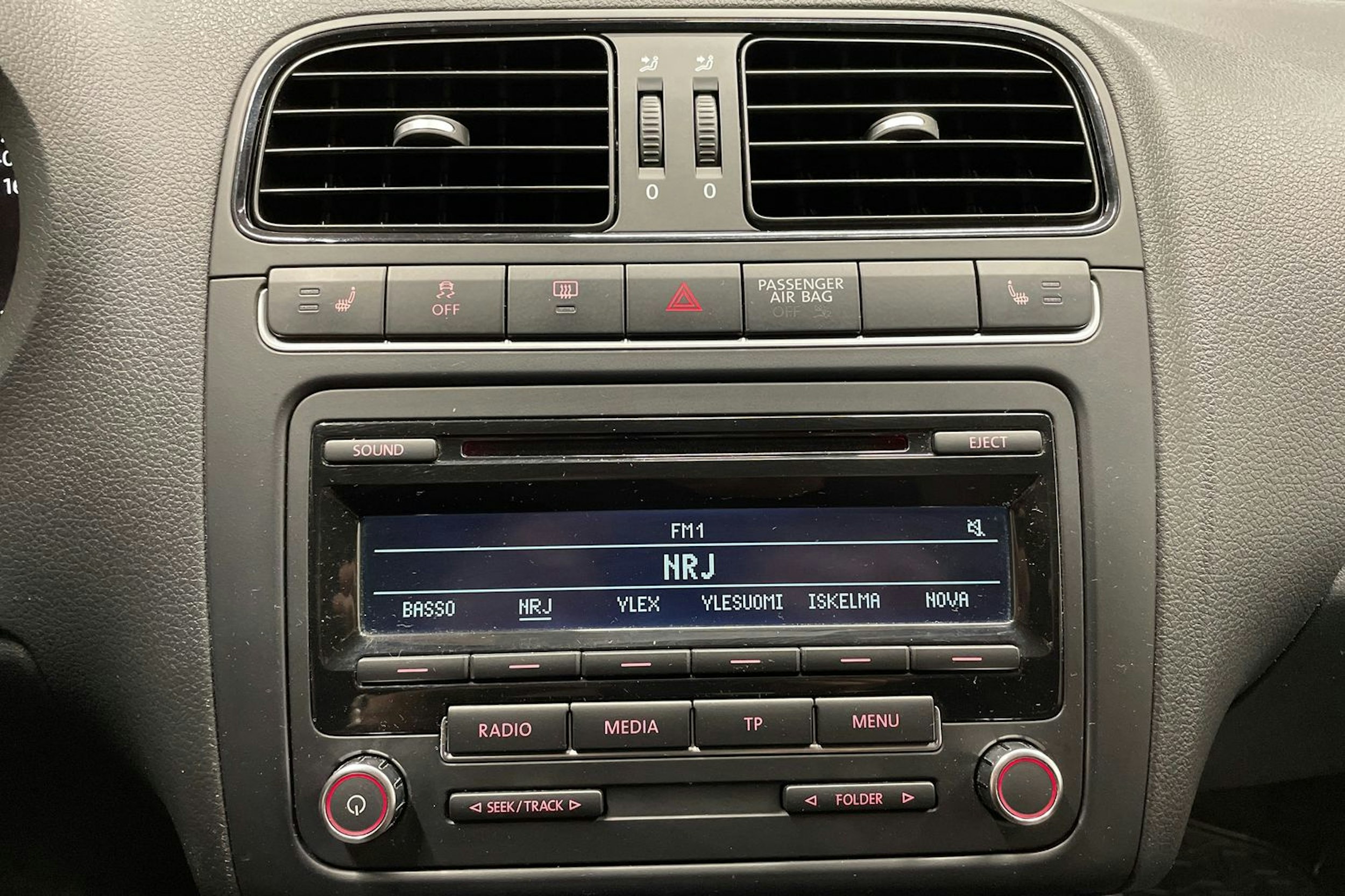 Punainen Volkswagen POLO 2012 kuva 15.