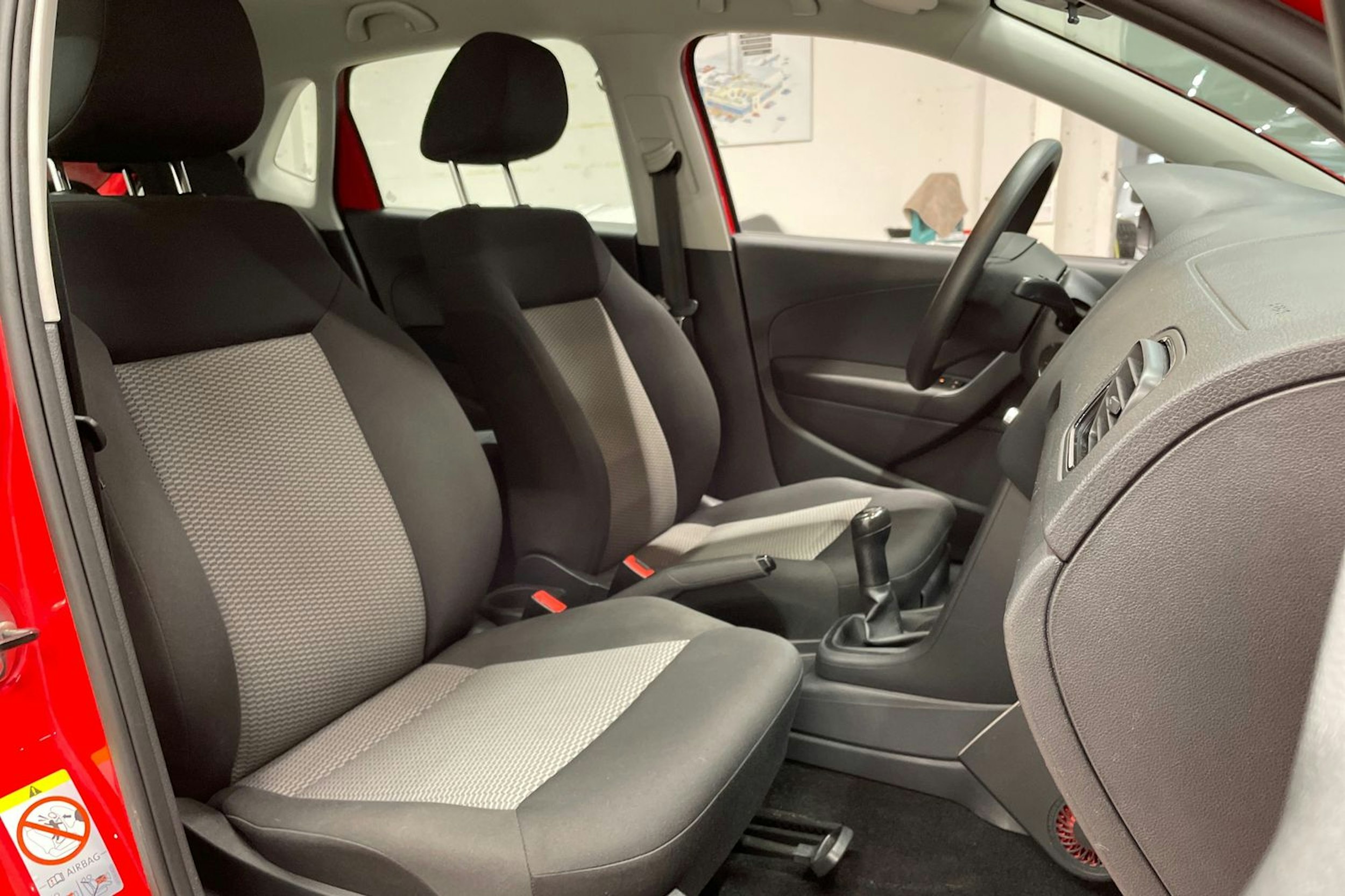 Punainen Volkswagen POLO 2012 kuva 21.