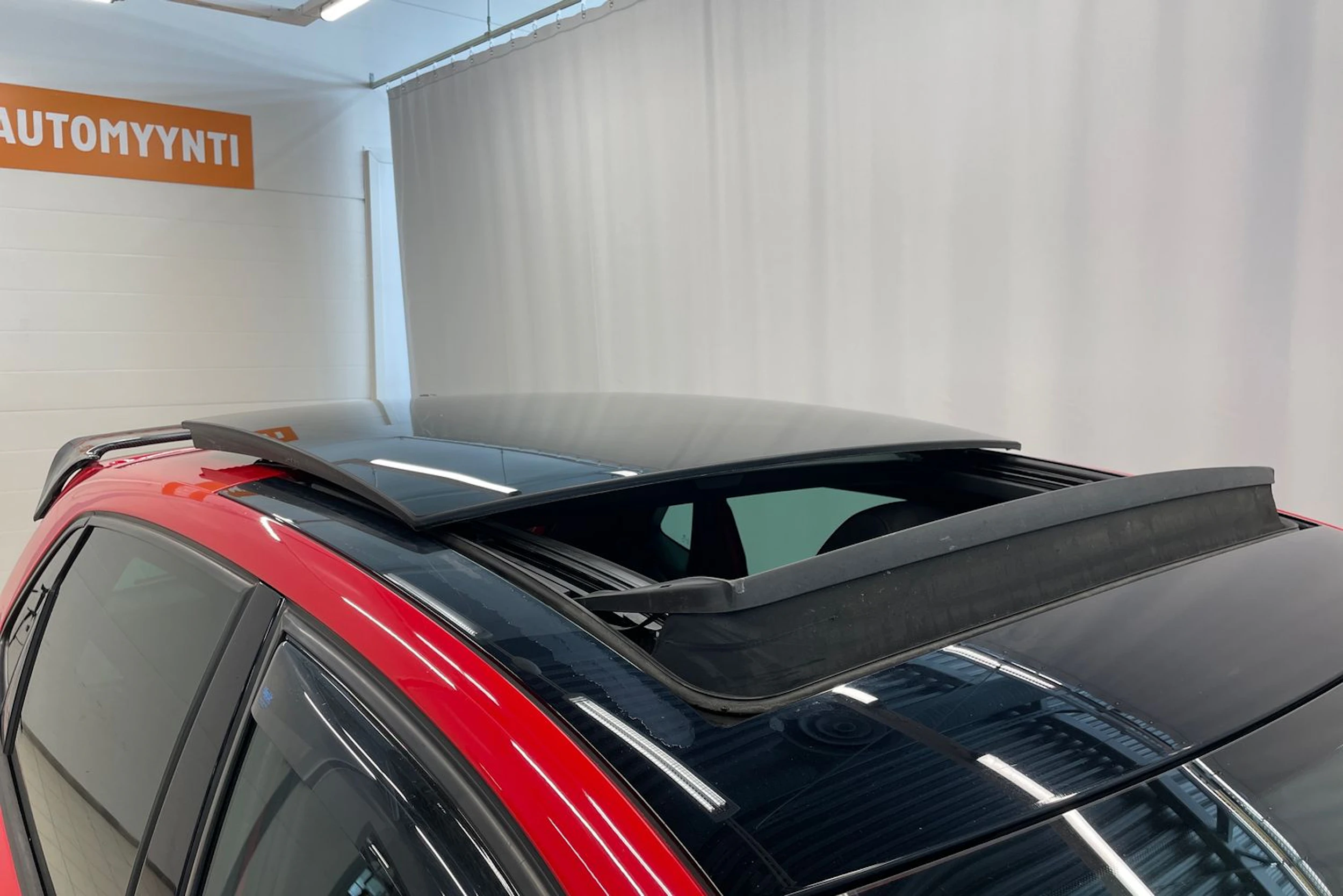 Punainen Volkswagen POLO 2012 kuva 13.