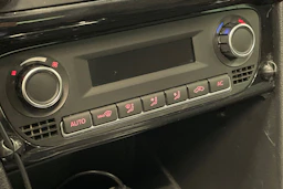Punainen Volkswagen POLO 2012 kuva 18.