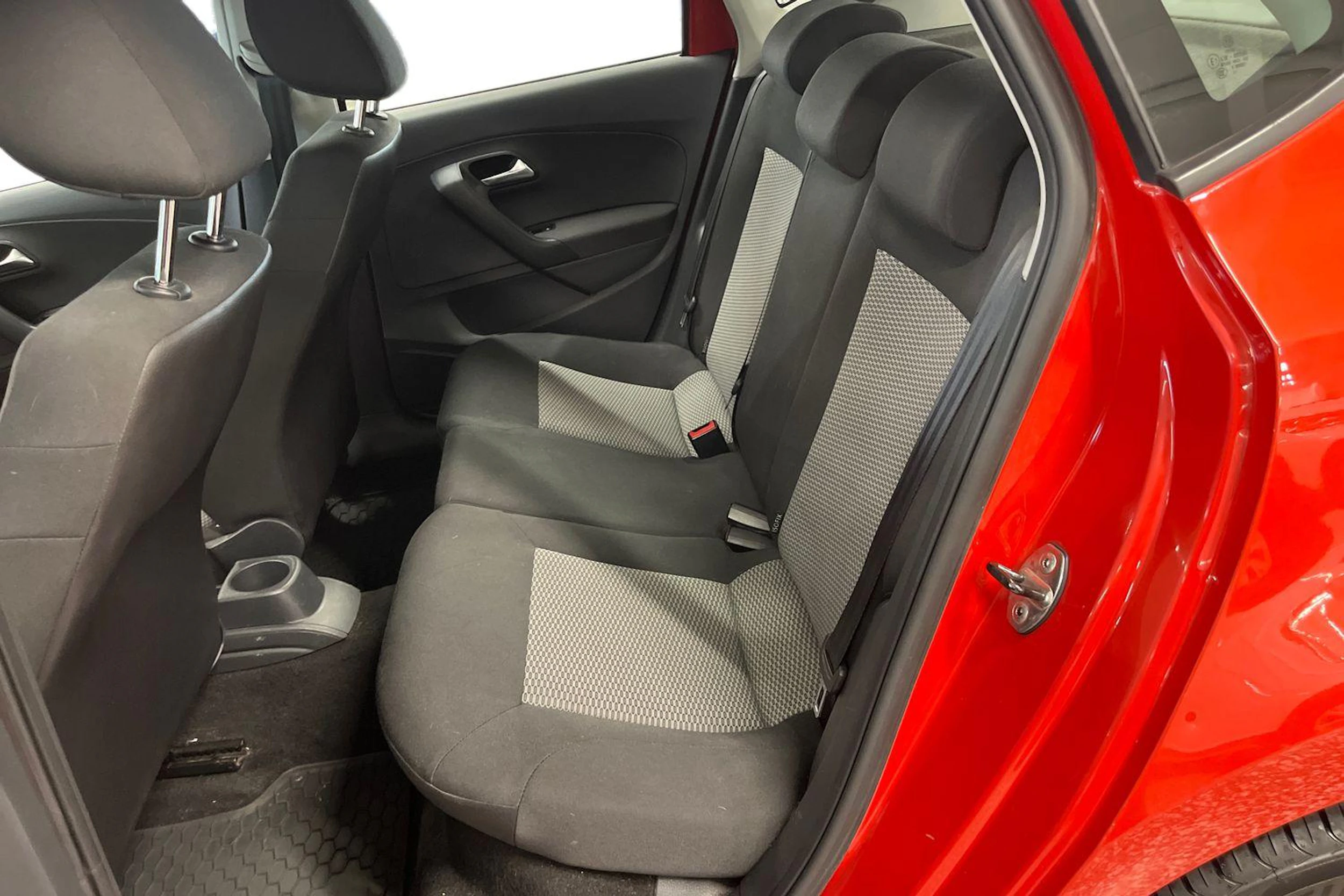 Oranssi Volkswagen POLO 2013 kuva 8.