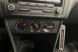 Oranssi Volkswagen POLO 2013 kuva 10.