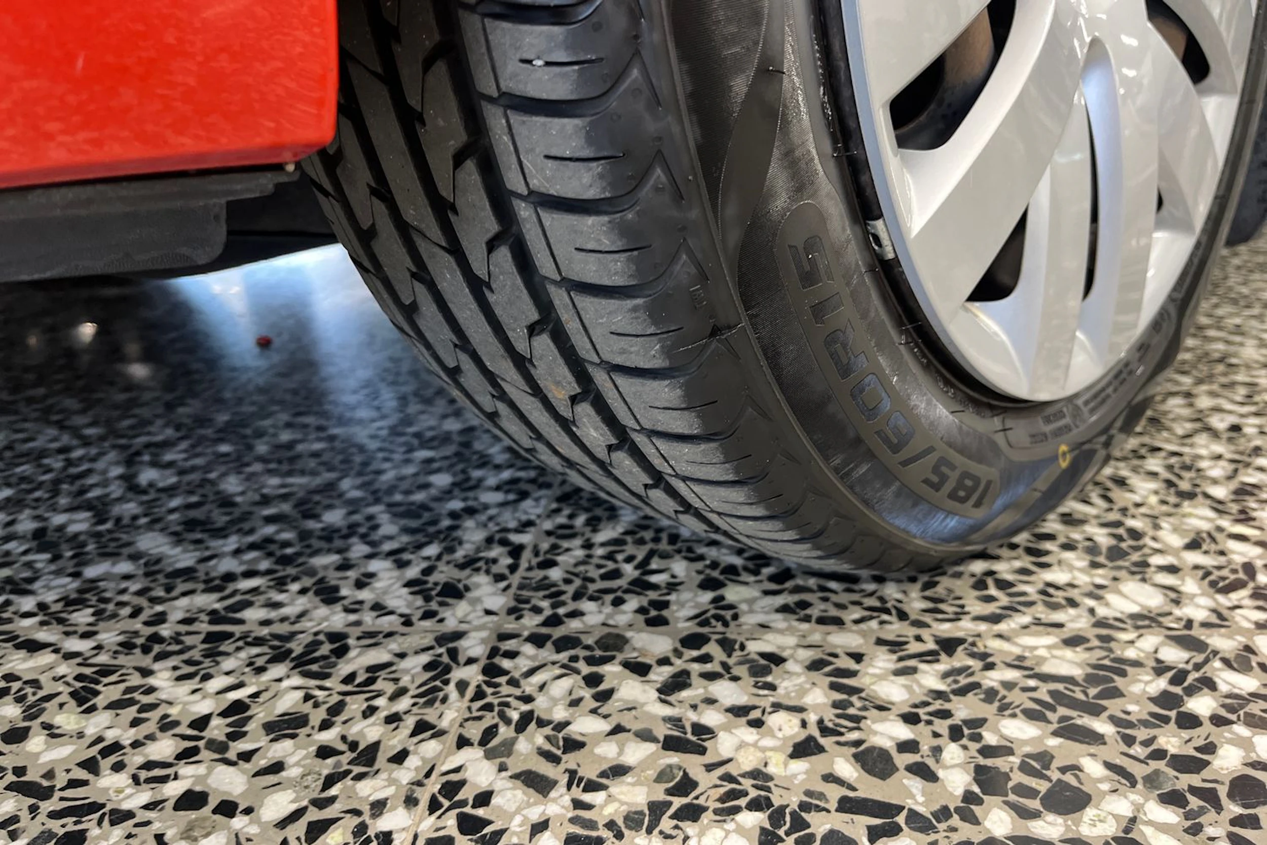 Oranssi Volkswagen POLO 2013 kuva 13.