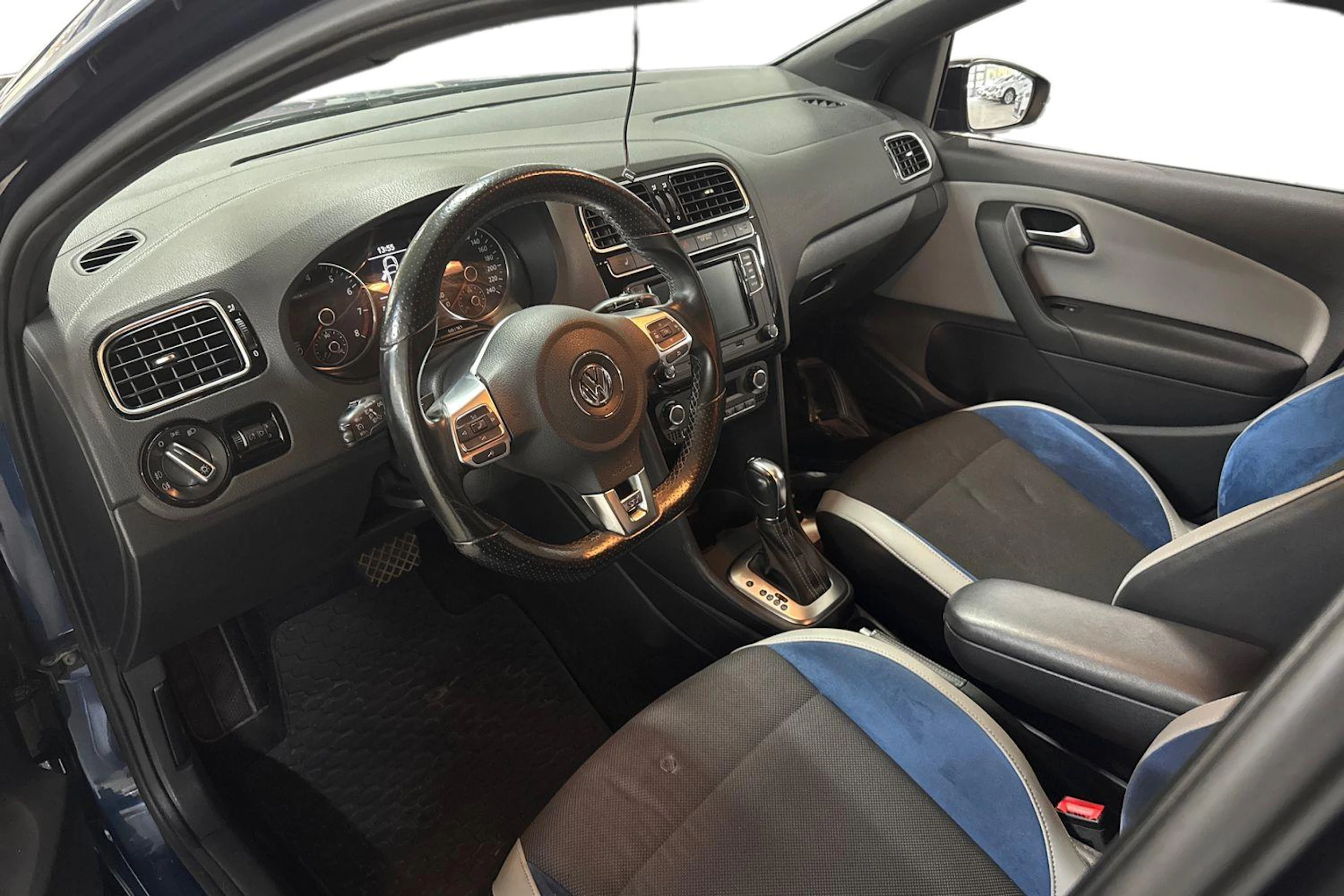 Sininen Volkswagen POLO 2013 kuva 3.