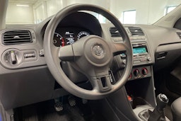 Sininen Volkswagen POLO 2014 kuva 21.