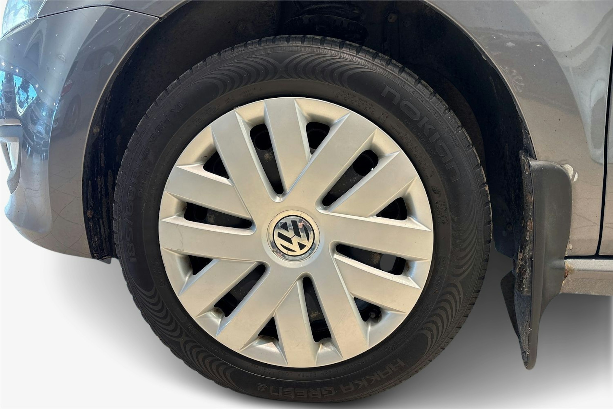 Harmaa Volkswagen POLO 2013 kuva 9.