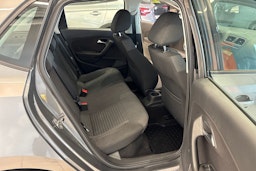 Harmaa Volkswagen POLO 2013 kuva 13.