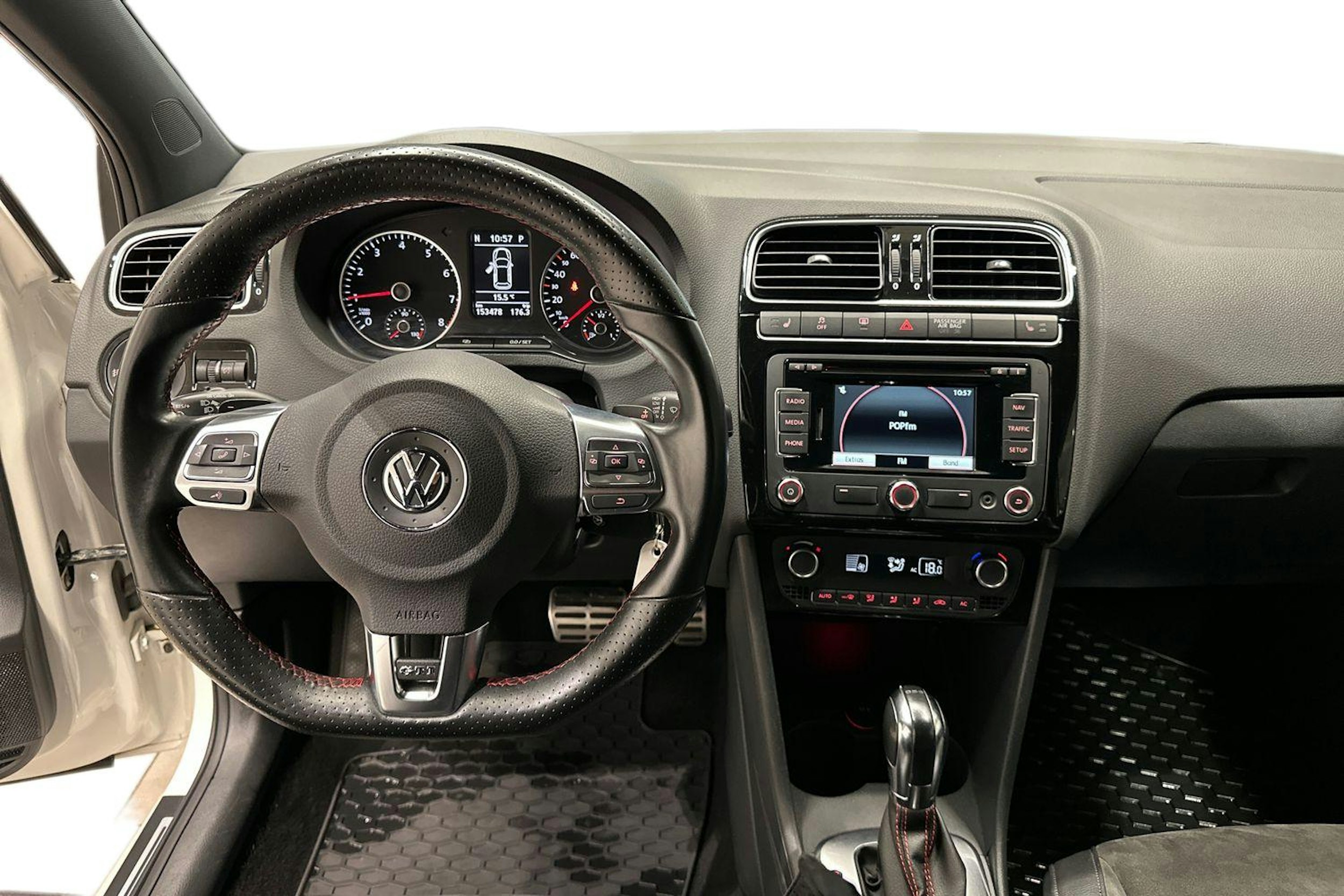 valkoinen Volkswagen Polo 2013 kuva 9.
