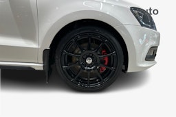 valkoinen Volkswagen Polo 2013 kuva 12.