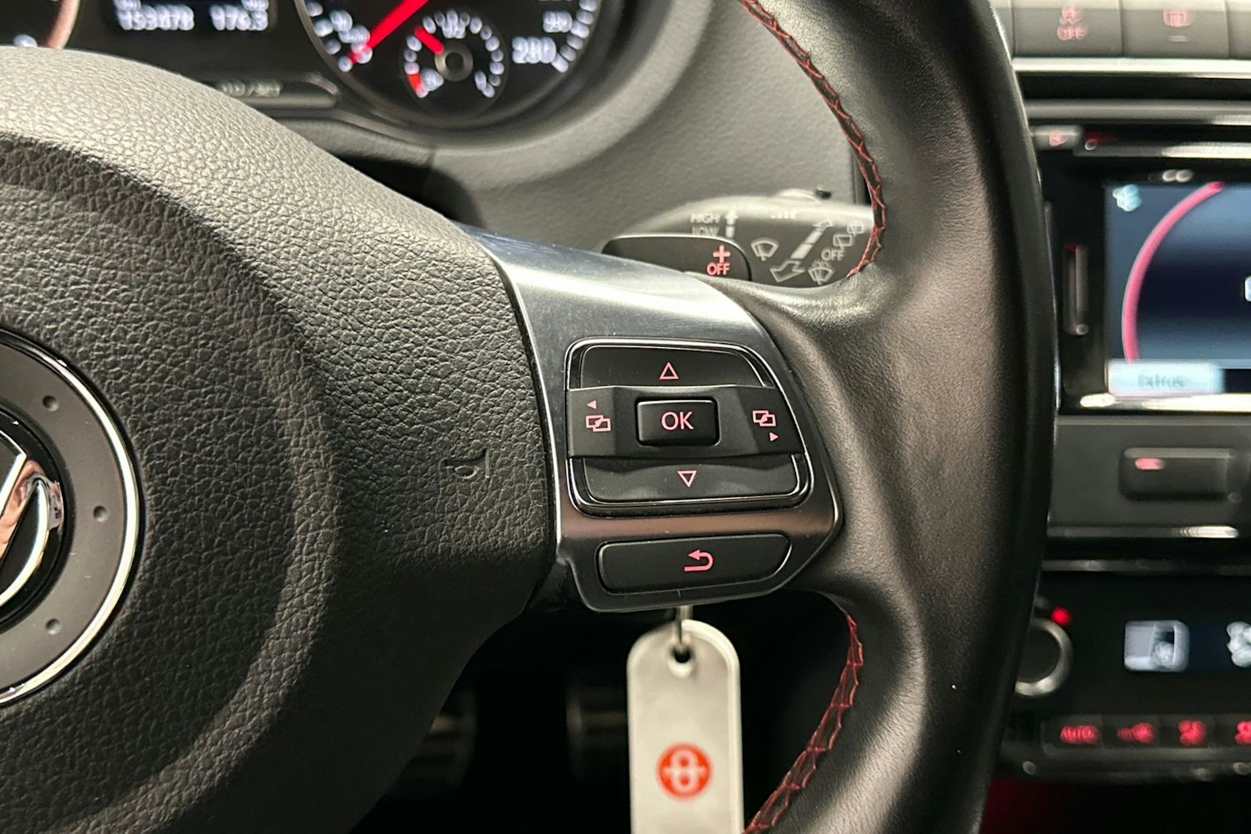 valkoinen Volkswagen Polo 2013 kuva 17.