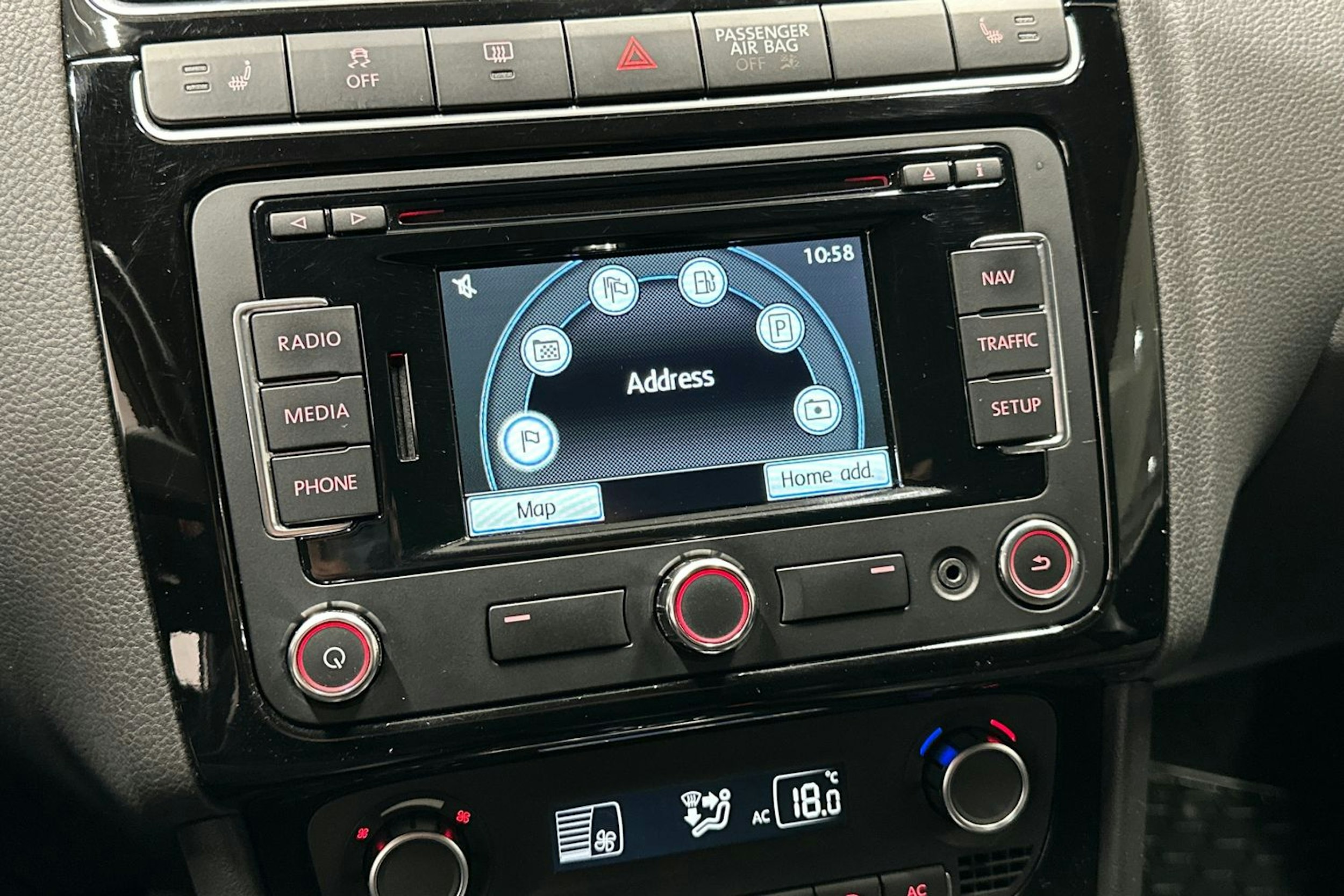 valkoinen Volkswagen Polo 2013 kuva 22.