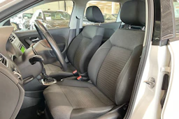 valkoinen Volkswagen Polo 2013 kuva 11.