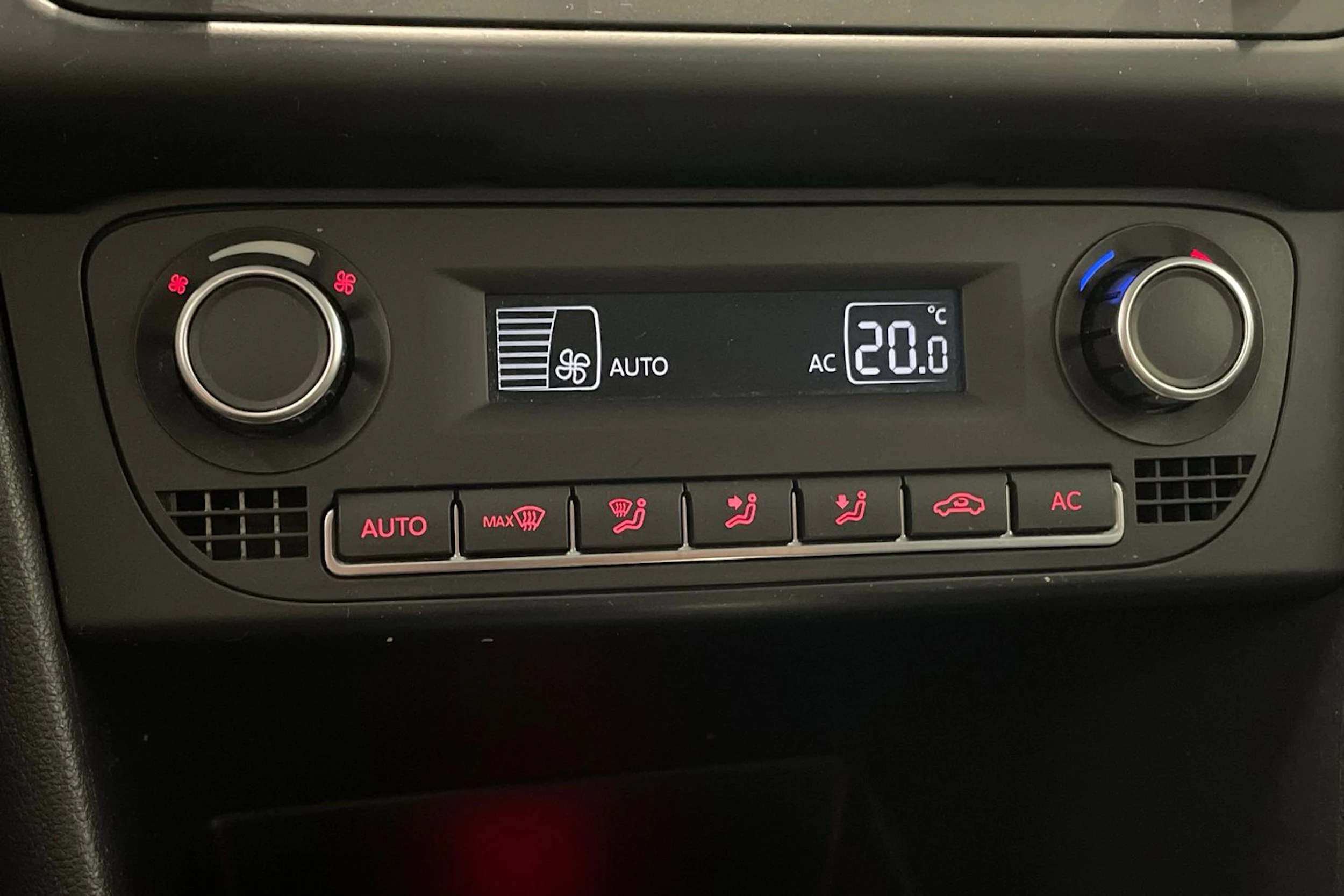 valkoinen Volkswagen Polo 2013 kuva 18.