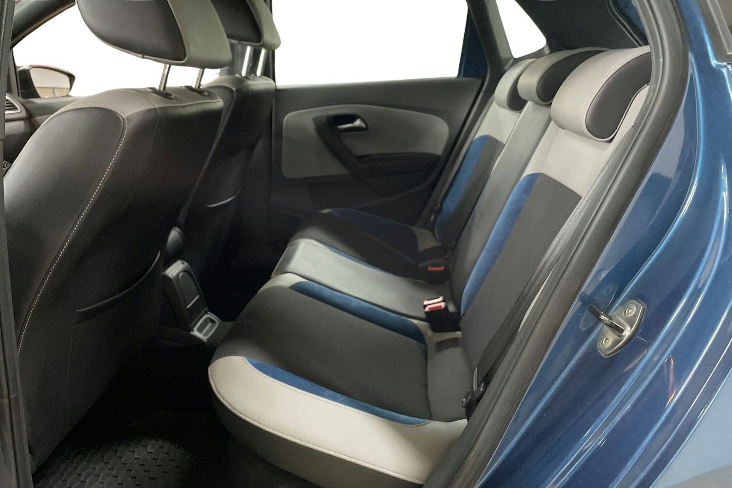 Sininen Volkswagen POLO 2013 kuva 10.