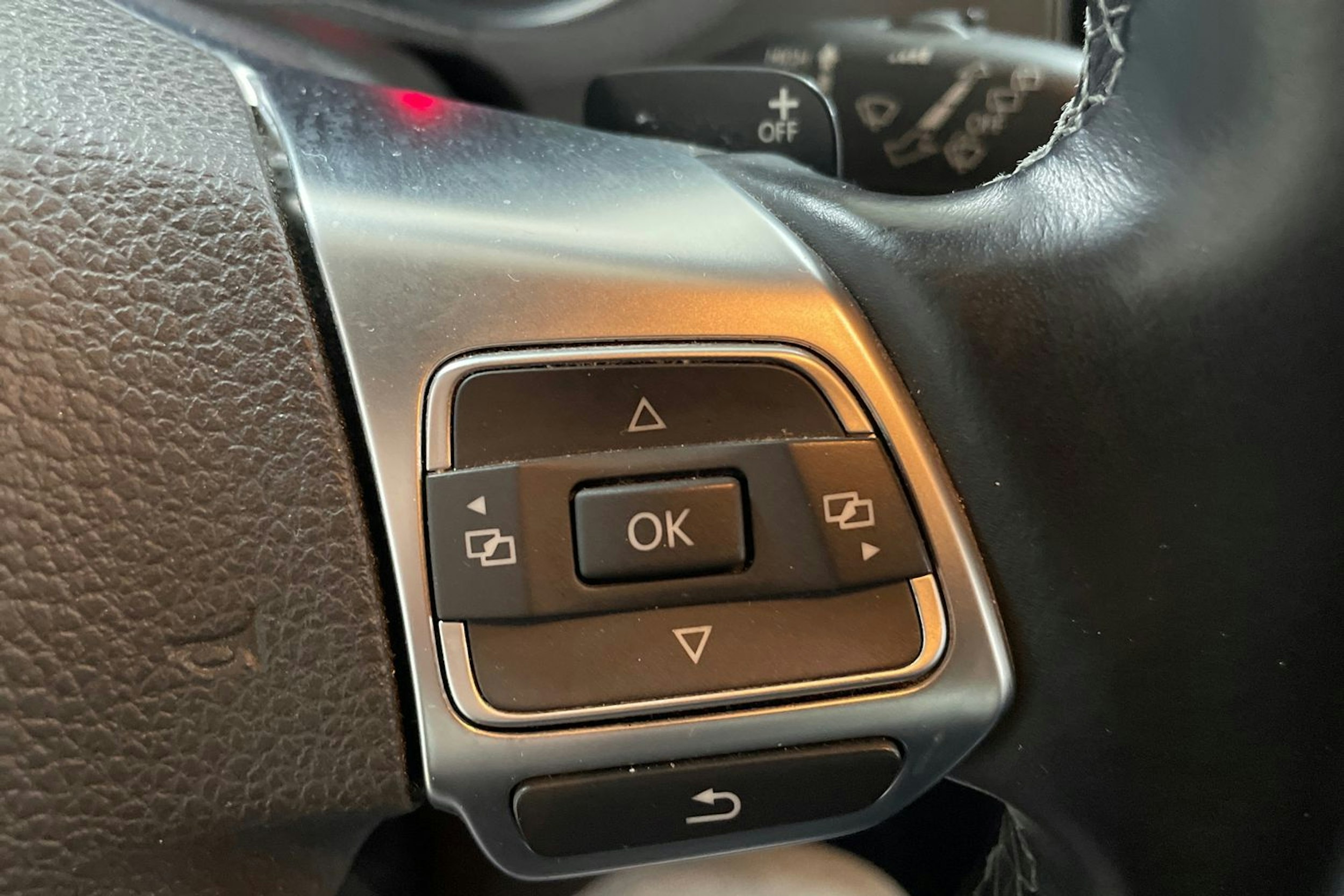 Sininen Volkswagen POLO 2013 kuva 17.