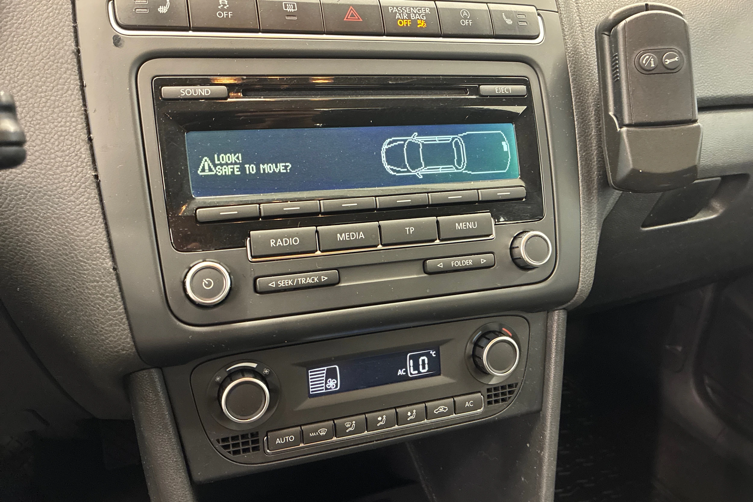harmaa Volkswagen Polo 2013 kuva 16.