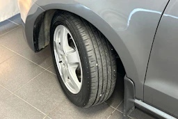 harmaa Volkswagen Polo 2013 kuva 22.