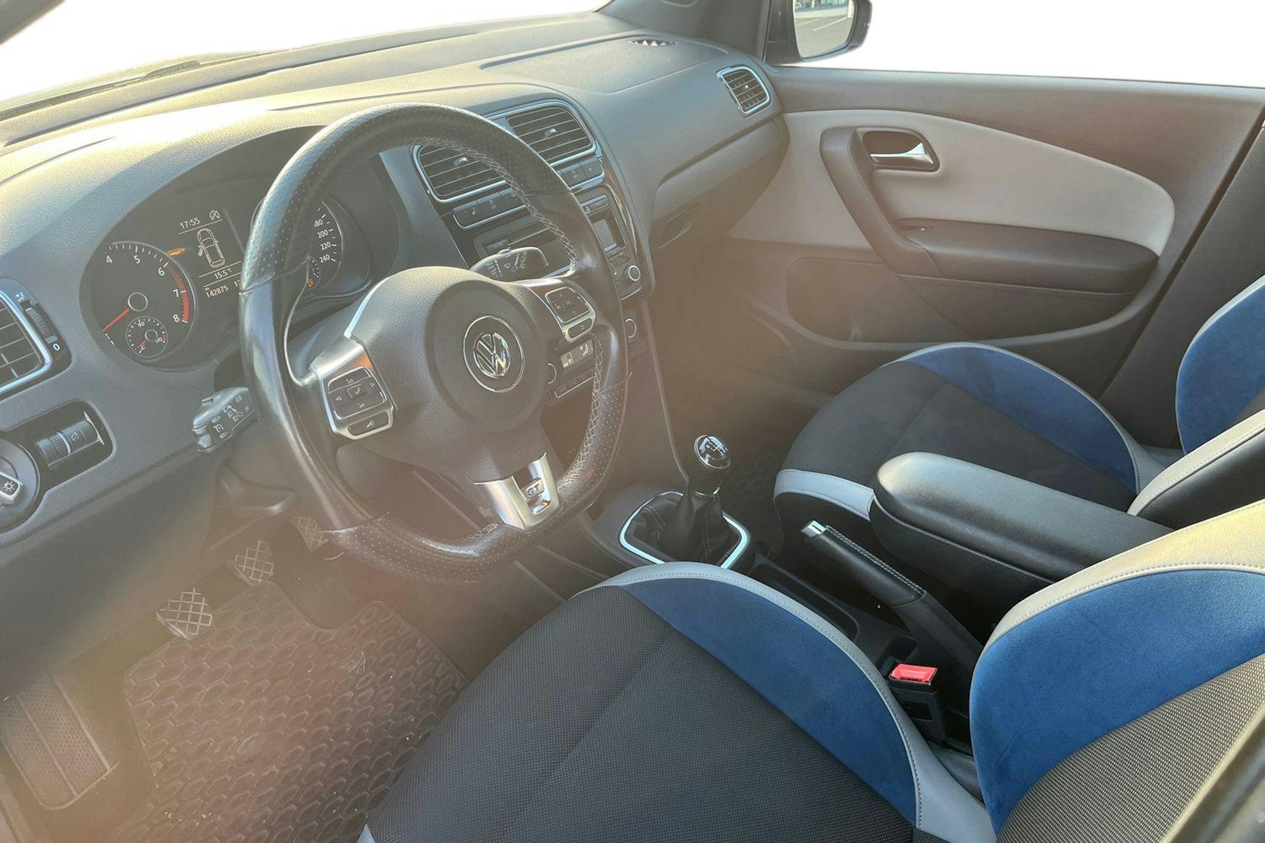 sininen Volkswagen Polo 2013 kuva 3.