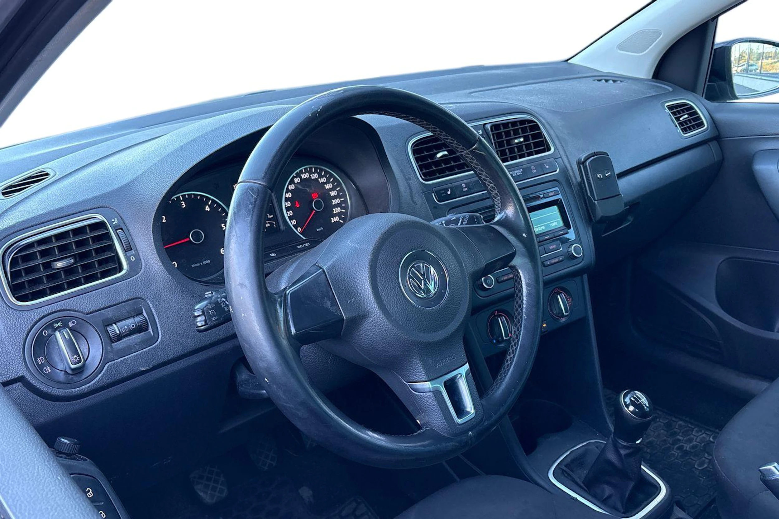 musta Volkswagen Polo 2013 kuva 3.