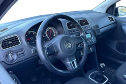 musta Volkswagen Polo 2013 kuva 3.