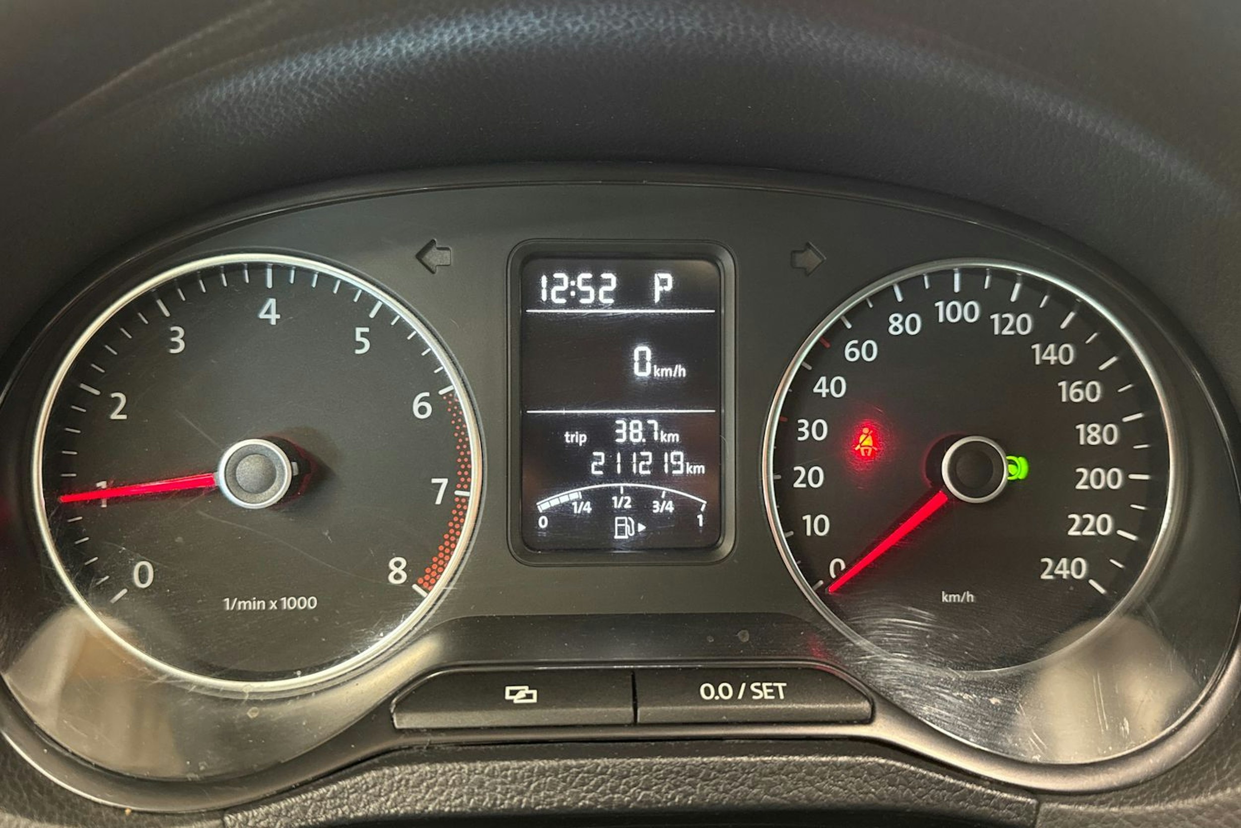 hopea Volkswagen Polo 2013 kuva 17.