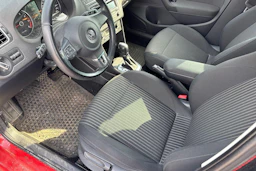 oranssi Volkswagen Polo 2014 kuva 3.