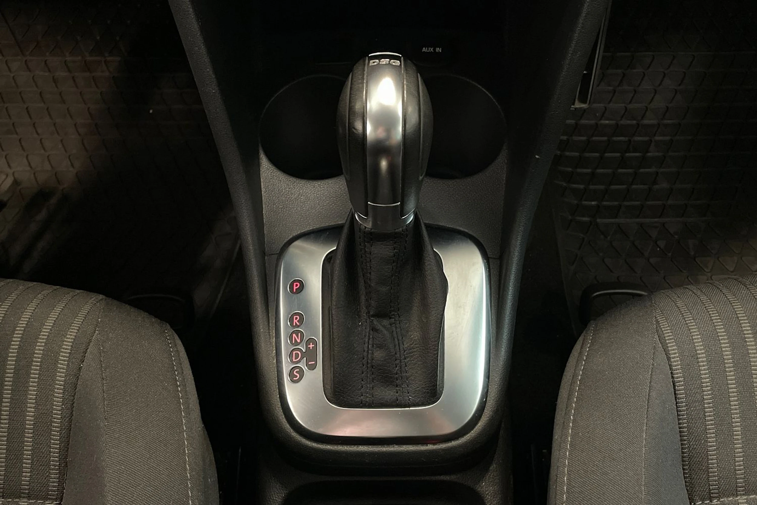 oranssi Volkswagen Polo 2014 kuva 20.