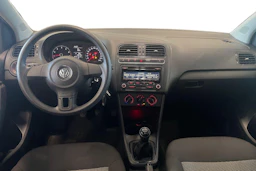 sininen Volkswagen Polo 2014 kuva 9.