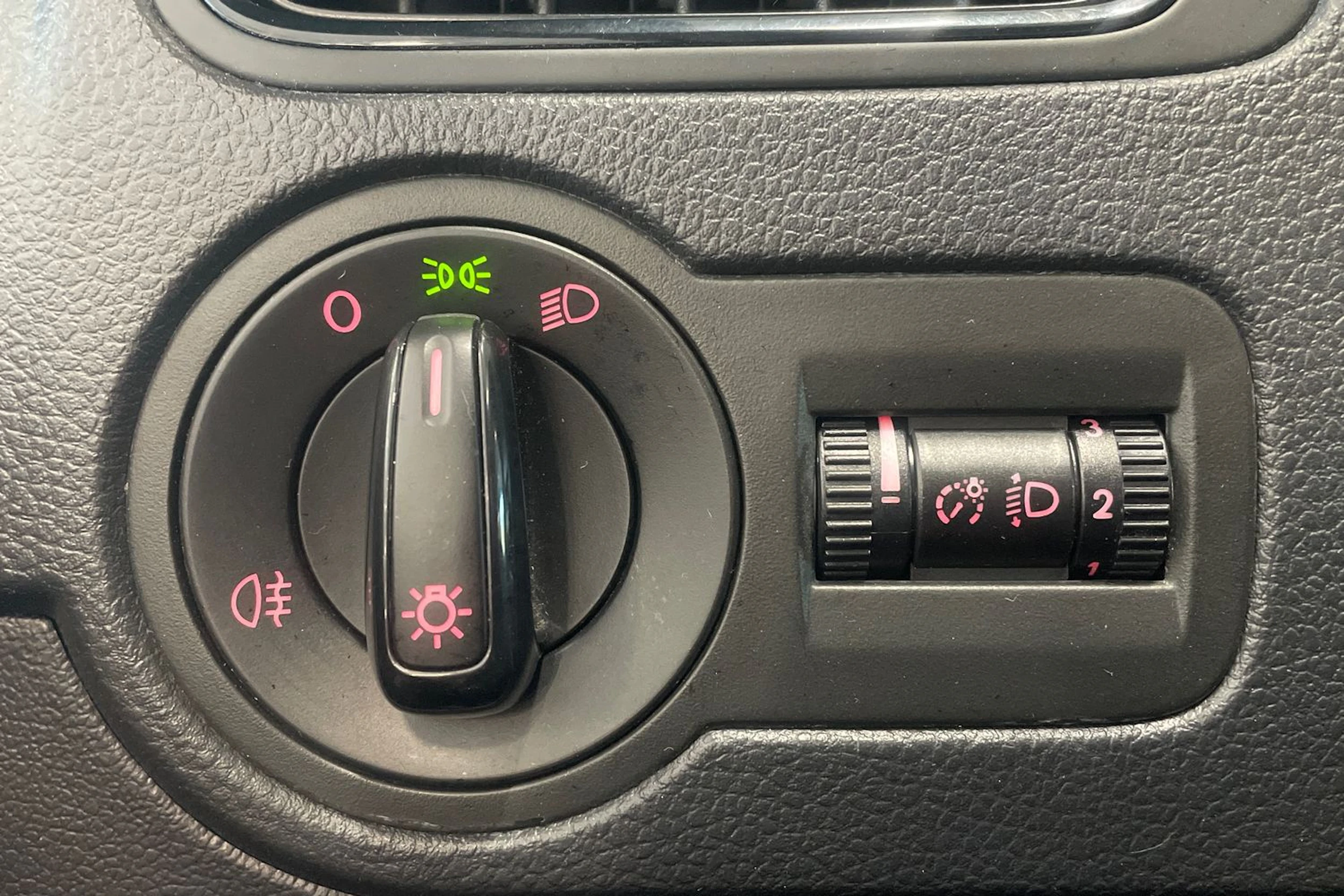 sininen Volkswagen Polo 2014 kuva 20.