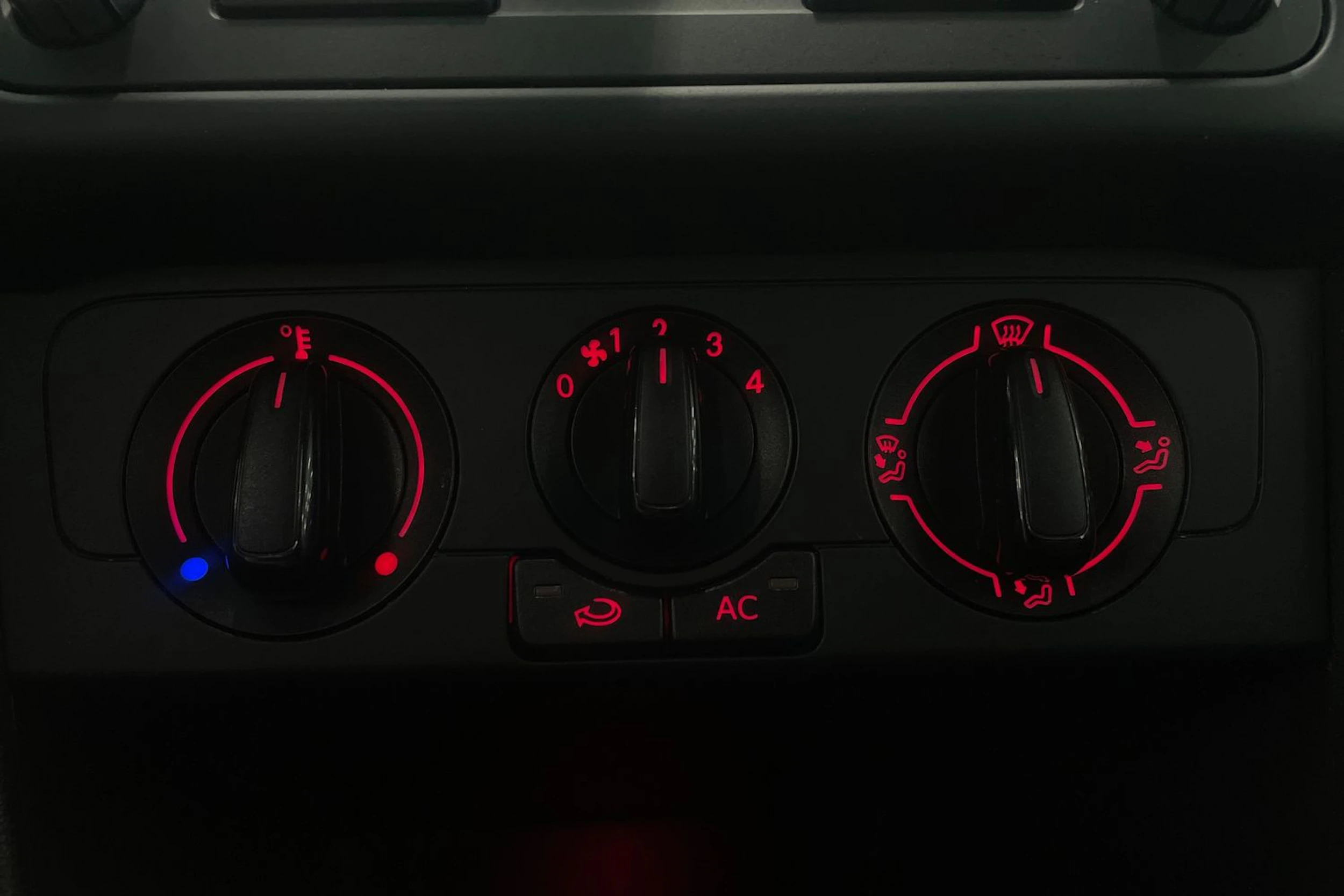 sininen Volkswagen Polo 2014 kuva 23.