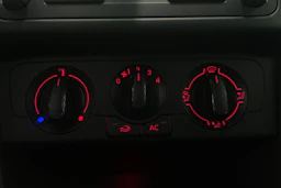 sininen Volkswagen Polo 2014 kuva 23.