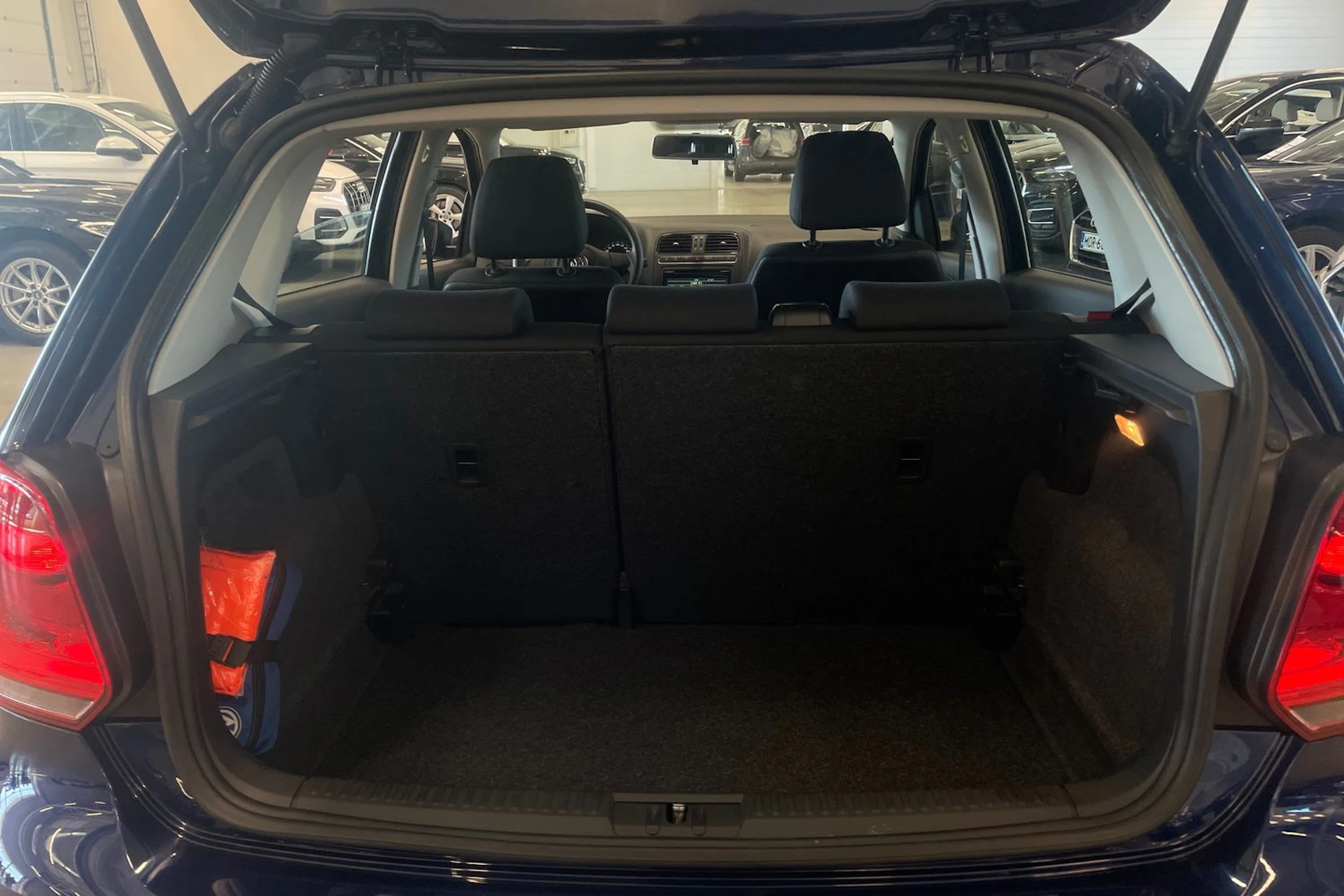 sininen Volkswagen Polo 2014 kuva 25.