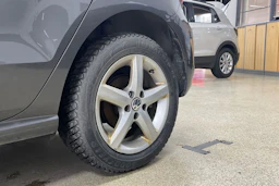 harmaa Volkswagen Polo 2014 kuva 10.