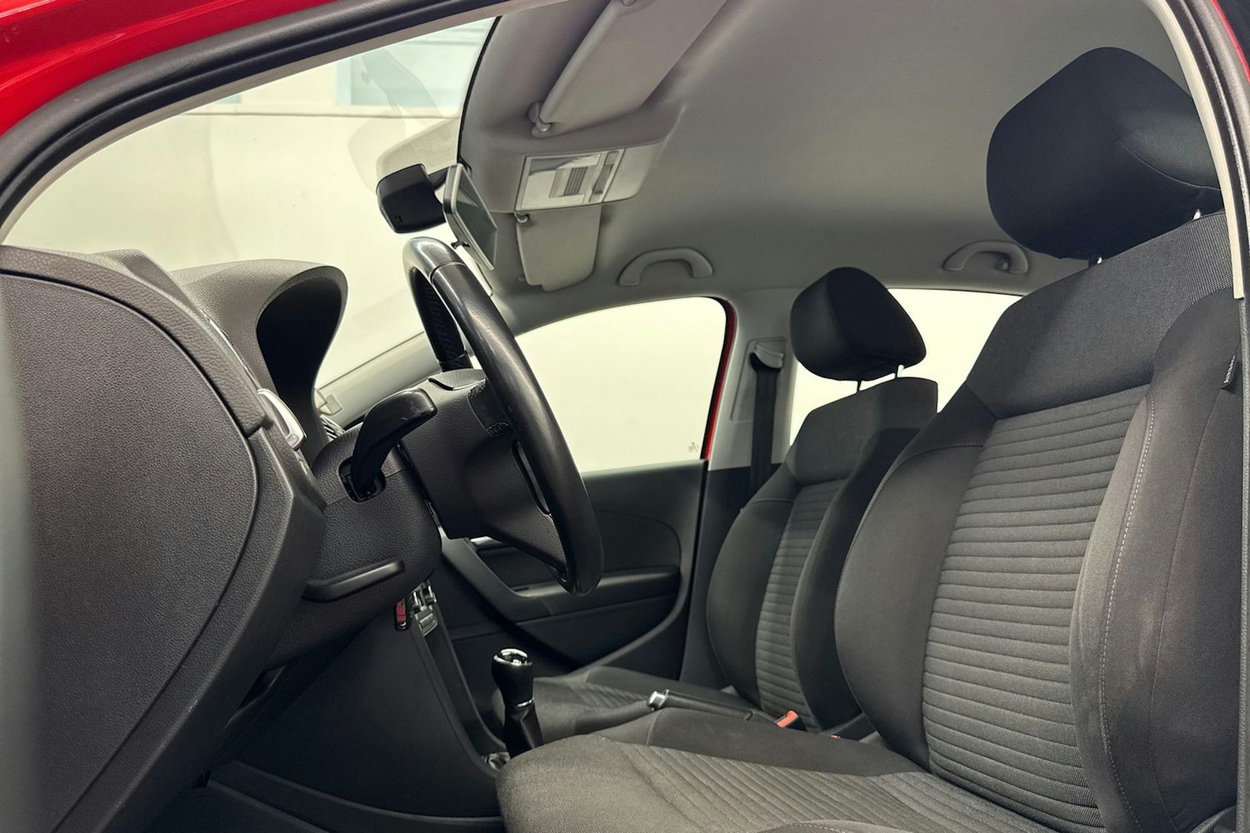 punainen Volkswagen Polo 2014 kuva 13.
